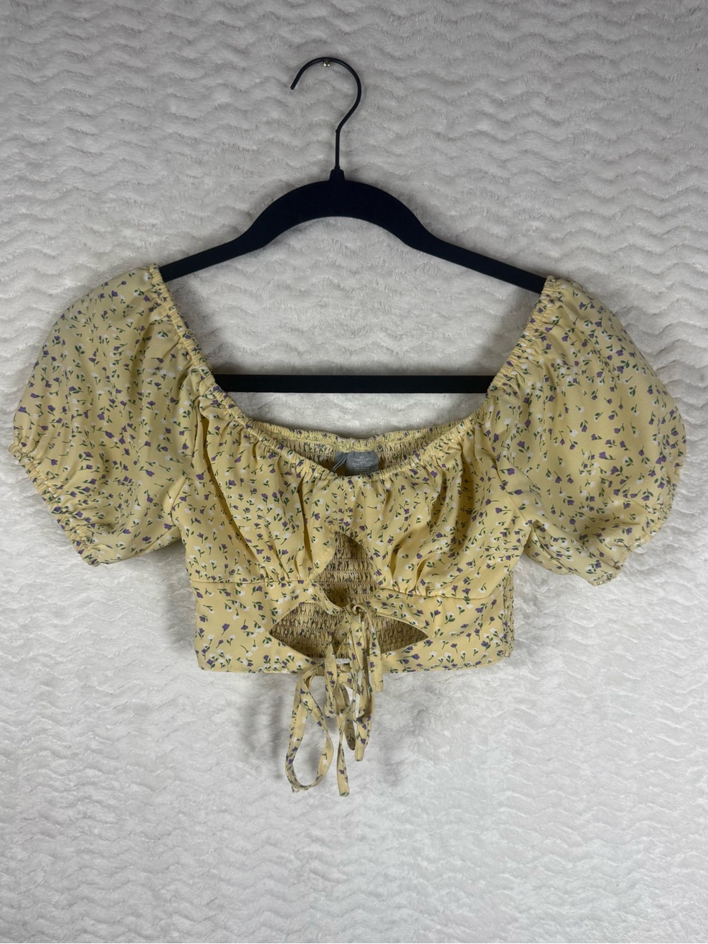 Sky and Sparrow Yellow Floral Puff-Sleeve Crop Top with Front Tie